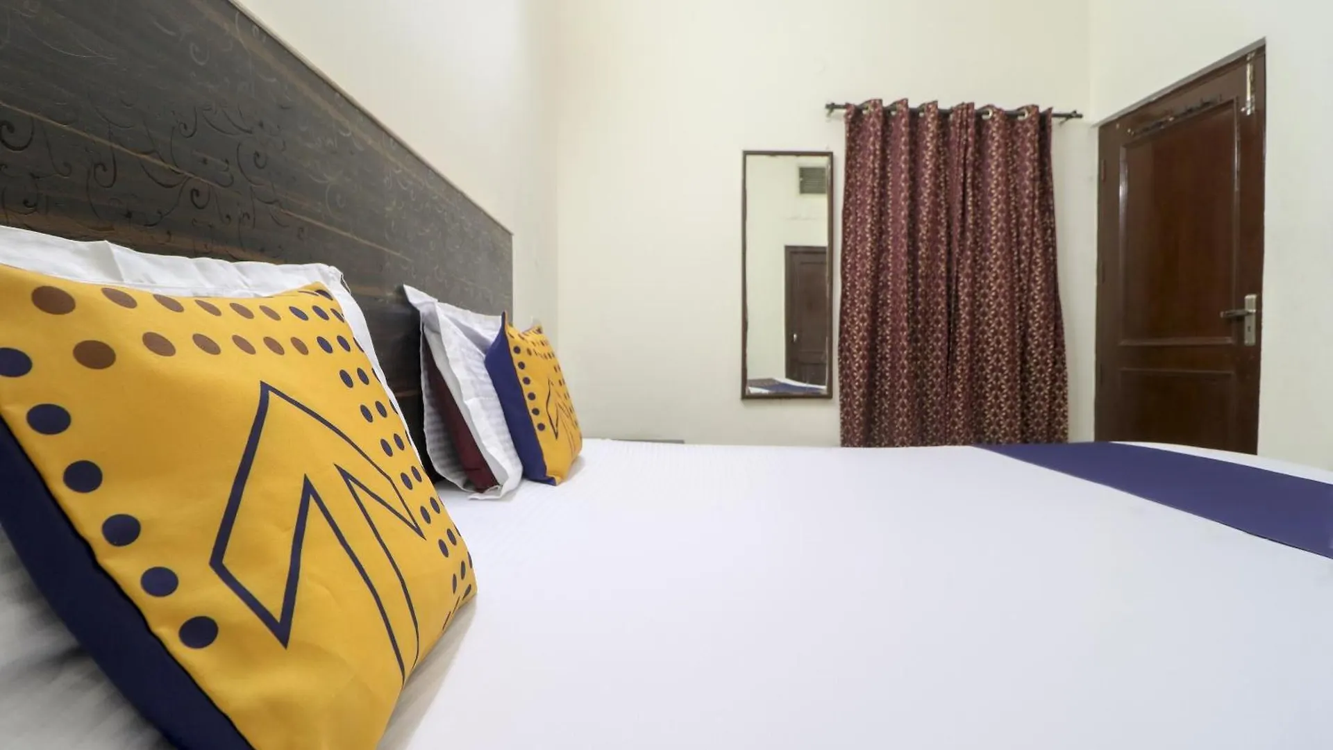 Spot On Motel Haryana Chandigarh India
